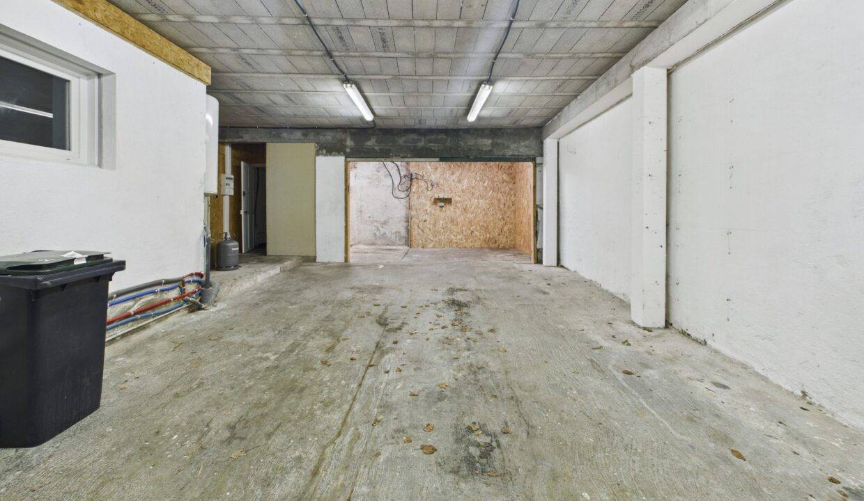 maison-mitoyenne-2-cotes-7-pieces-sainte-hermine-85210-1774548393-VM955_12_original