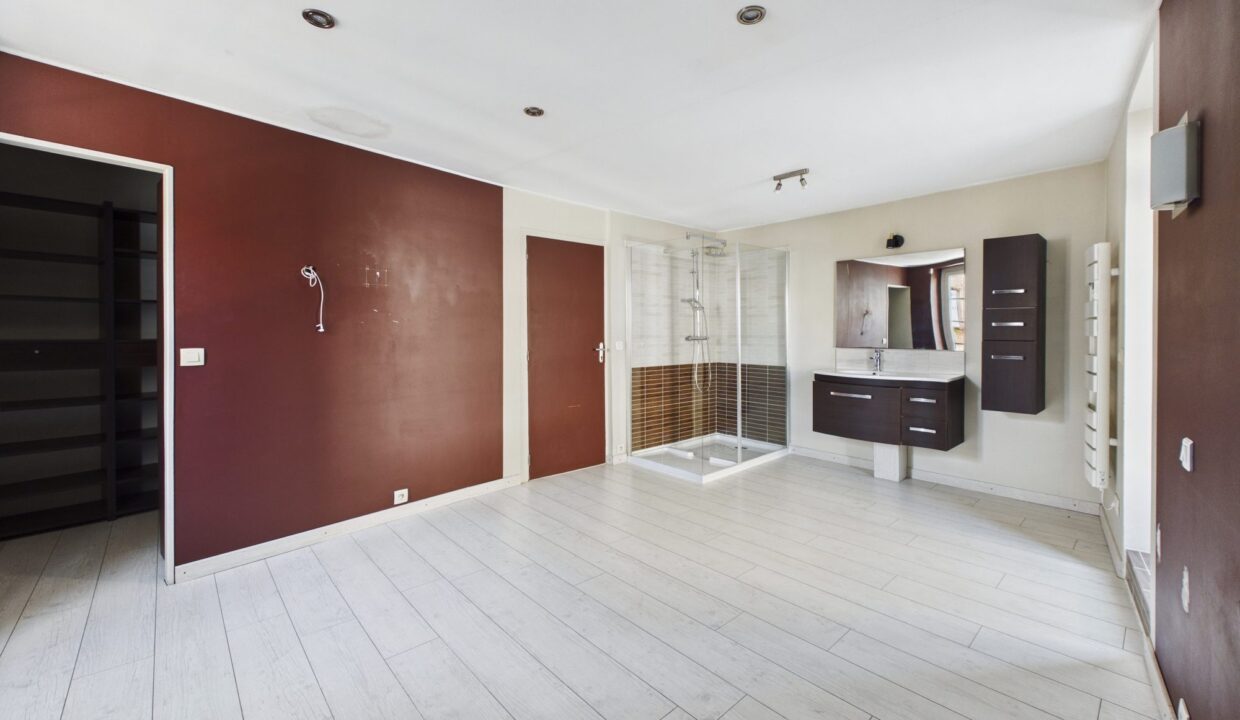 maison-mitoyenne-2-cotes-7-pieces-sainte-hermine-85210-1774548393-VM955_18_original