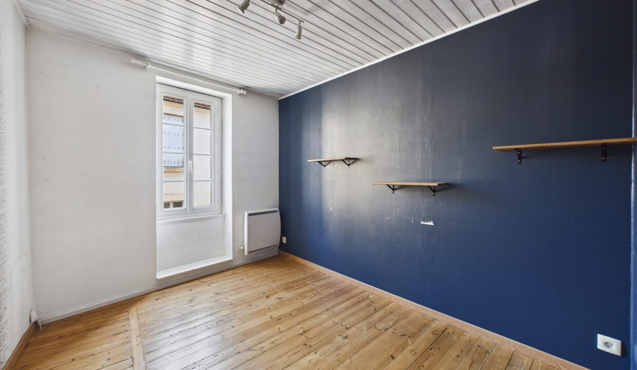 maison-mitoyenne-2-cotes-7-pieces-sainte-hermine-85210-1774548393-VM955_22_original