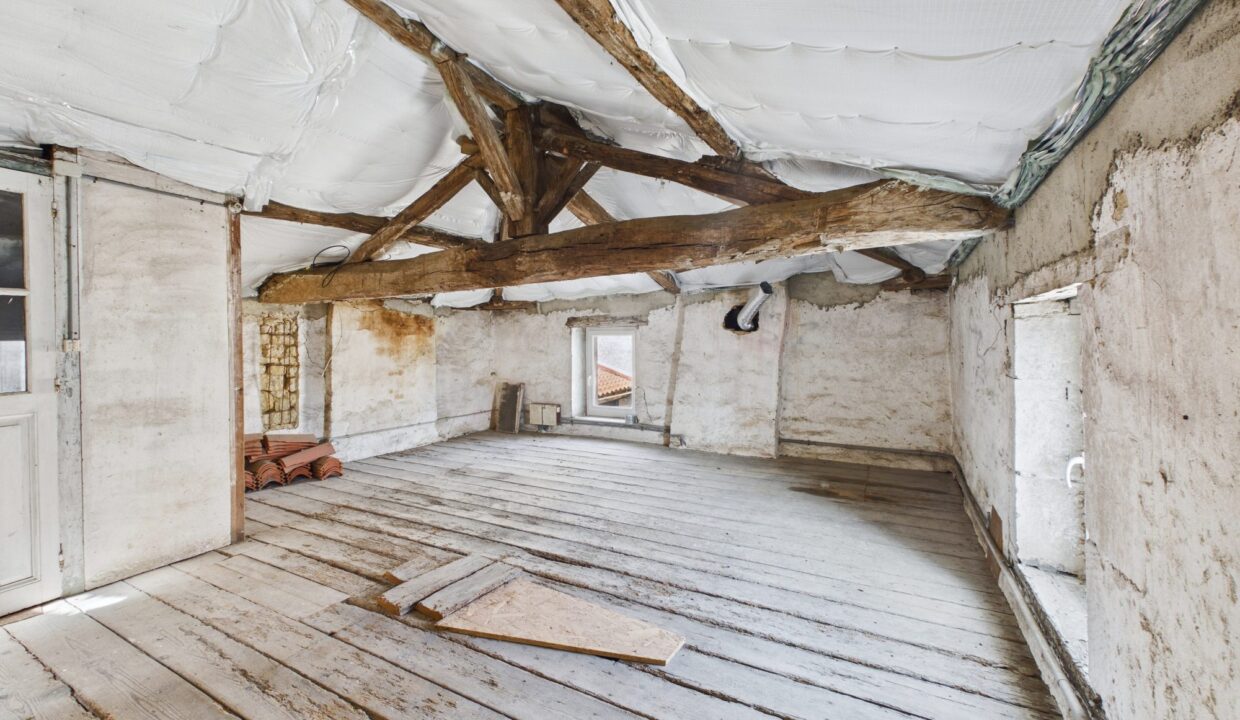 maison-mitoyenne-2-cotes-7-pieces-sainte-hermine-85210-1774548393-VM955_24_original