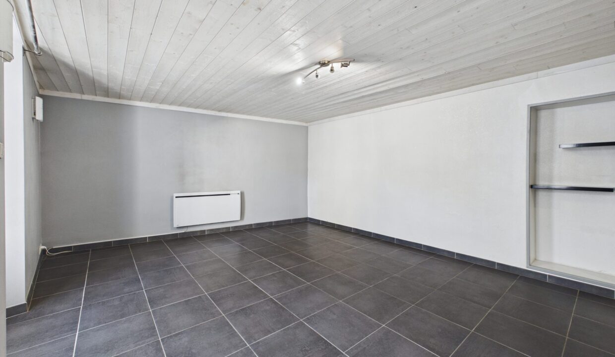 maison-mitoyenne-2-cotes-7-pieces-sainte-hermine-85210-1774548393-VM955_2_original