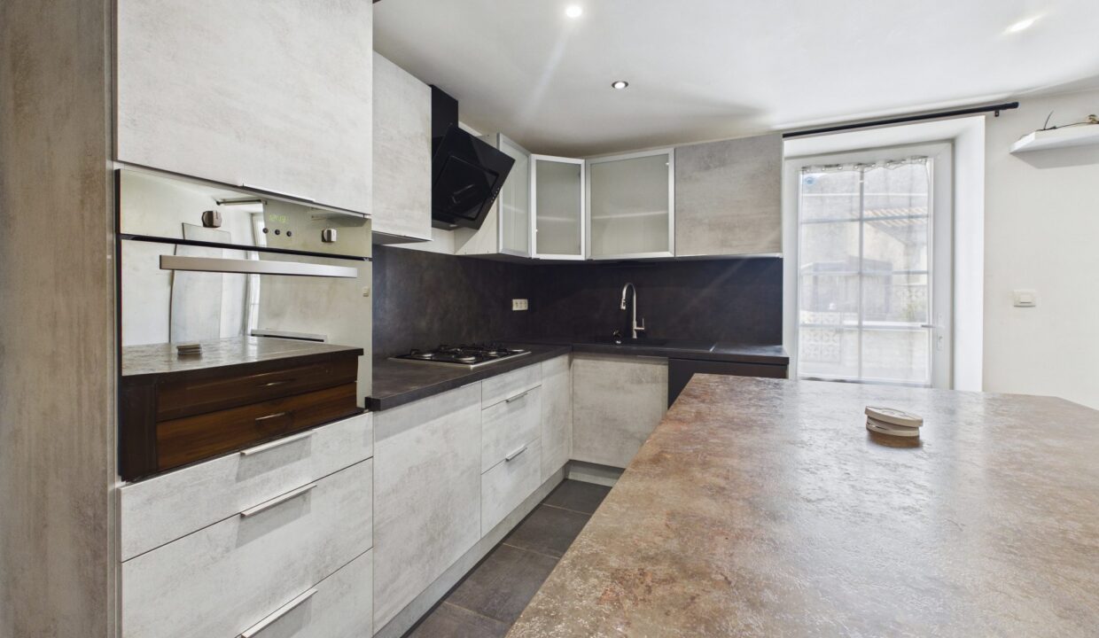 maison-mitoyenne-2-cotes-7-pieces-sainte-hermine-85210-1774548393-VM955_4_original