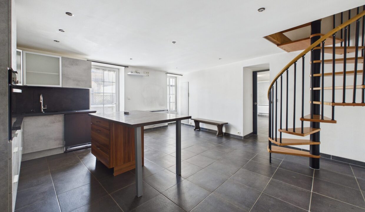 maison-mitoyenne-2-cotes-7-pieces-sainte-hermine-85210-1774548393-VM955_6_original