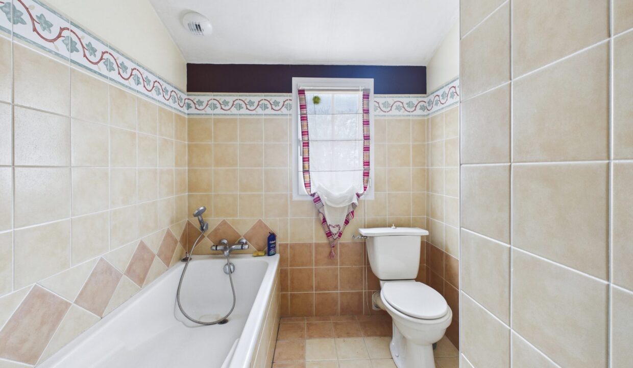 maison-traditionnelle-7-pieces-petosse-85570-1776069305-VM953_16_original