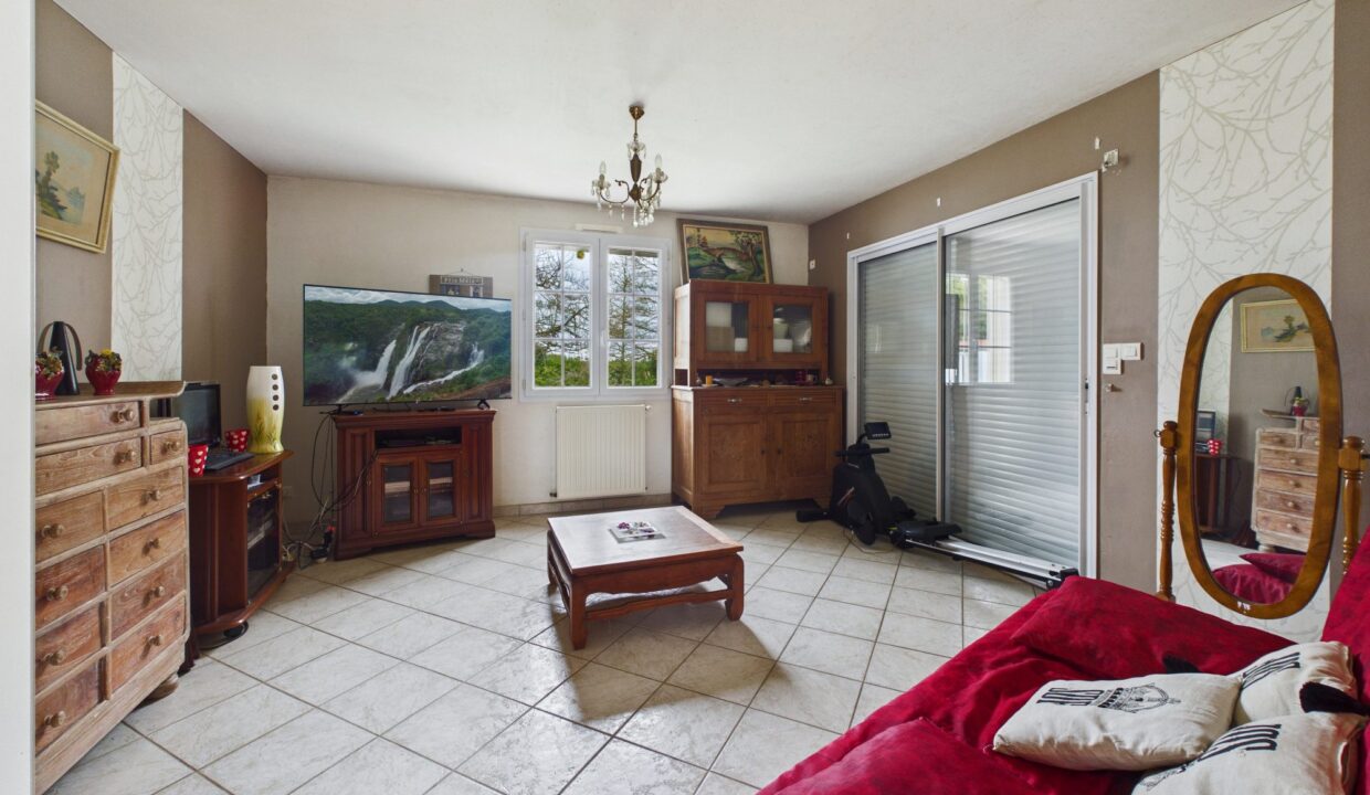 maison-traditionnelle-7-pieces-petosse-85570-1776069305-VM953_8_original