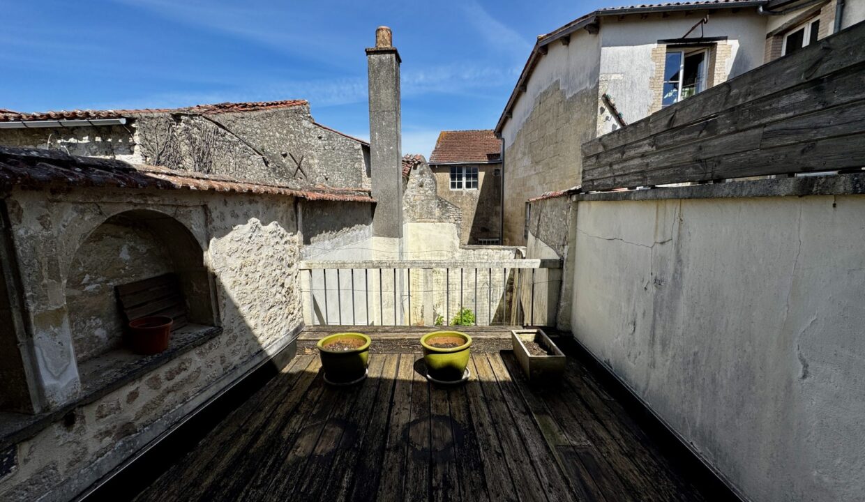 appartement-t2-2-pieces-fontenay-le-comte-85200-1776690479-VA1931_10_original