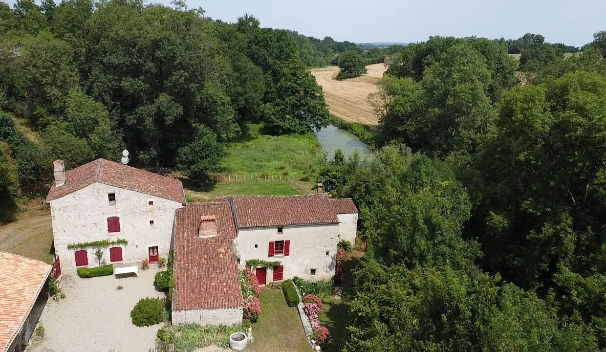 maison-ancienne-11-pieces-vouvant-85120-1783001709-VM980_100_original