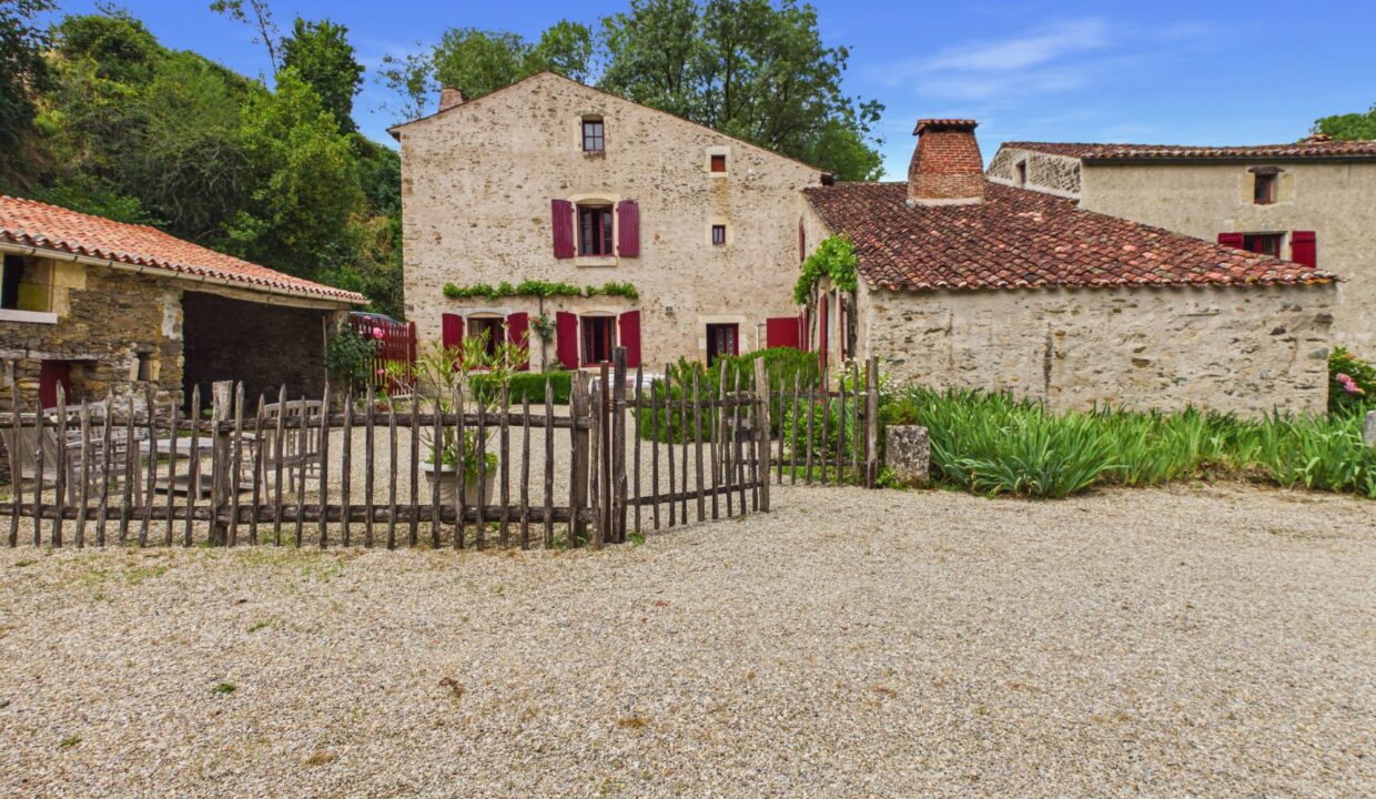 maison-ancienne-11-pieces-vouvant-85120-1783001709-VM980_37_original