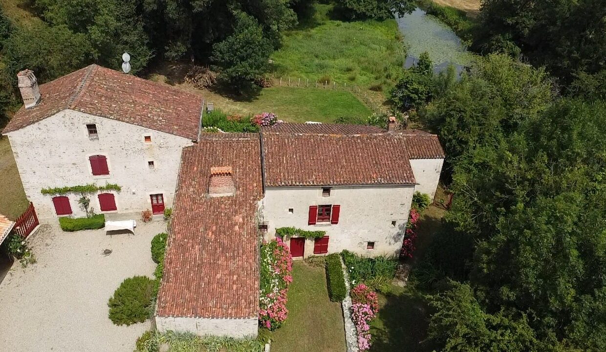 maison-ancienne-11-pieces-vouvant-85120-1783001709-VM980_95_original