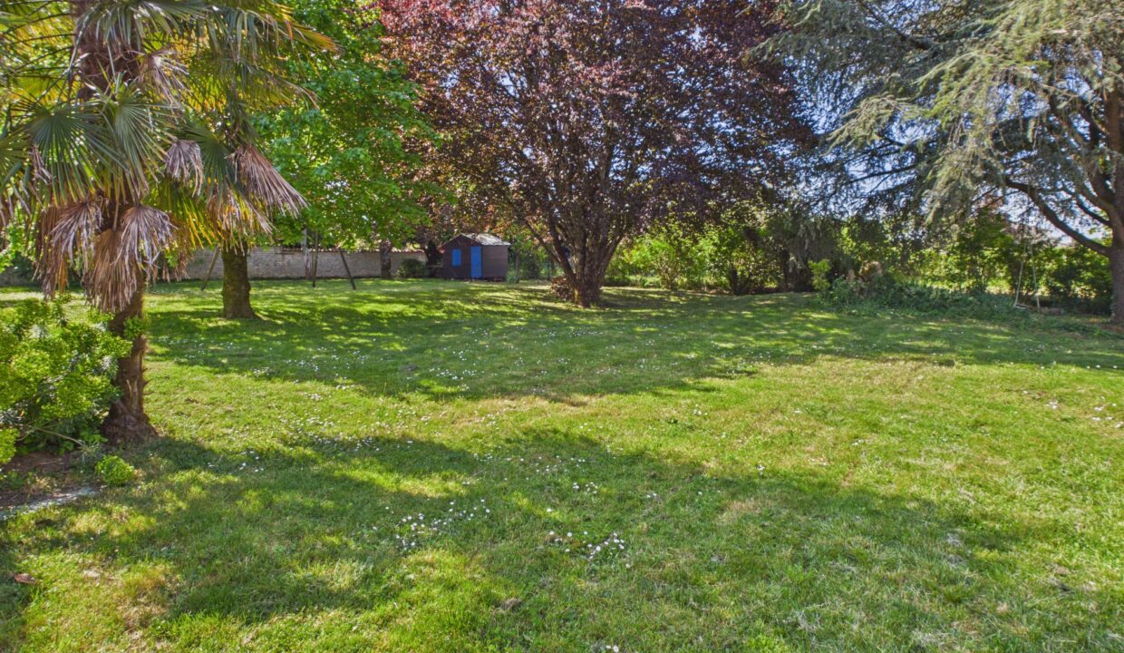 maison-individuelle-10-pieces-fontenay-le-comte-85200-1777368318-VM976_50_original