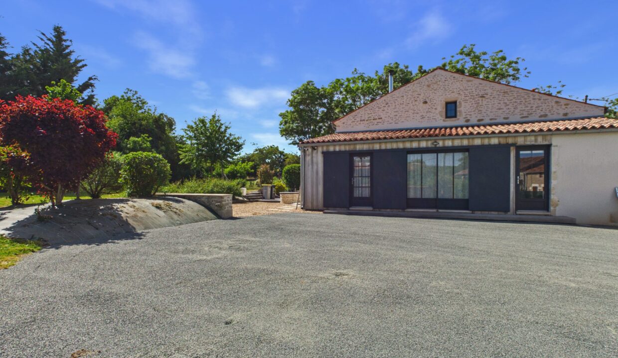 maison-individuelle-5-pieces-maillezais-85420-1777387874-VM974_40_original