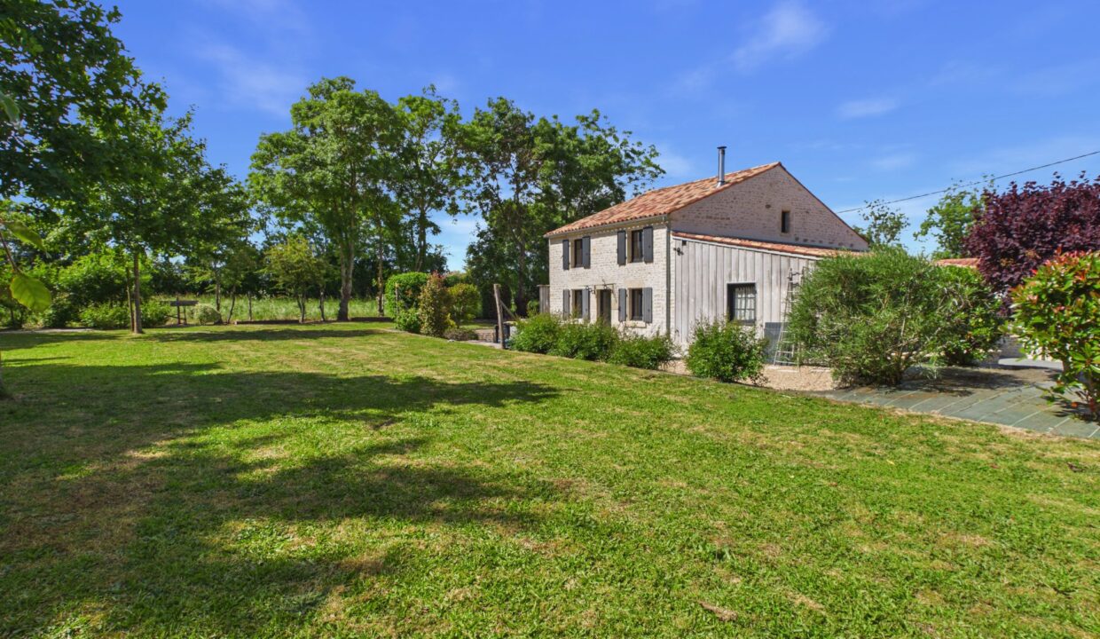 maison-individuelle-5-pieces-maillezais-85420-1777387874-VM974_41_original-1