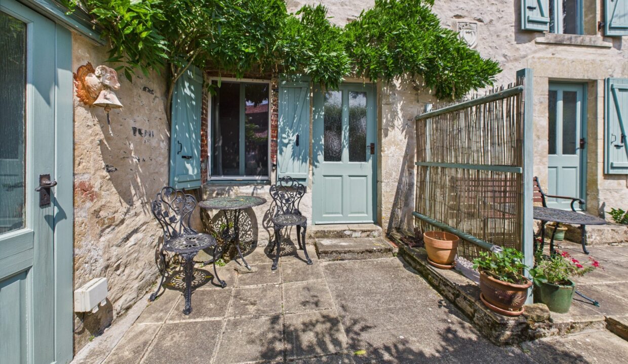maison-maison-de-campagne-7-pieces-vouvant-85120-1778435721-VM968_50_original