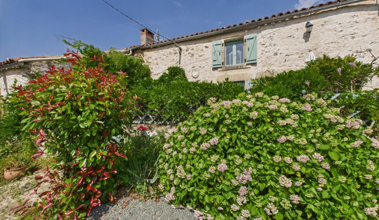 maison-maison-de-campagne-7-pieces-vouvant-85120-1778435721-VM968_75_original