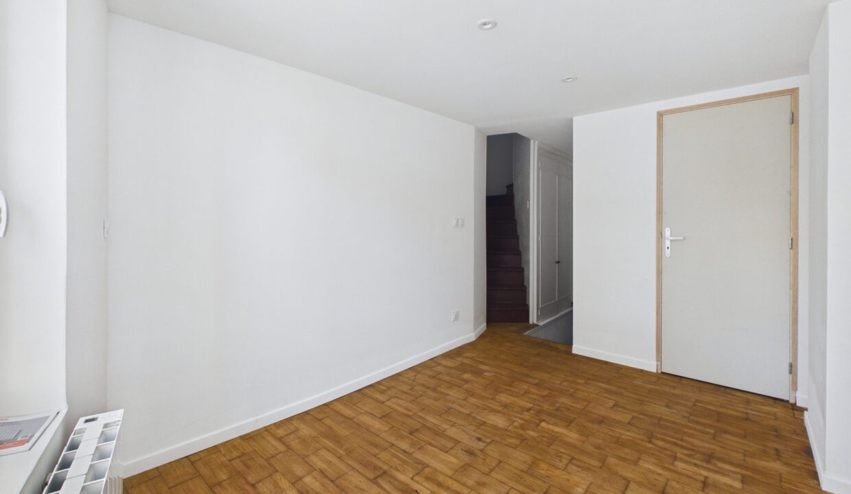 maison-mitoyenne-1-cote-3-pieces-fontenay-le-comte-85200-1775824434-VM963_11_original