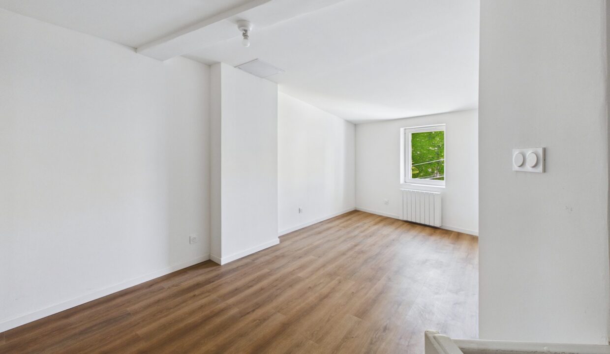 maison-mitoyenne-1-cote-3-pieces-fontenay-le-comte-85200-1775824434-VM963_13_original