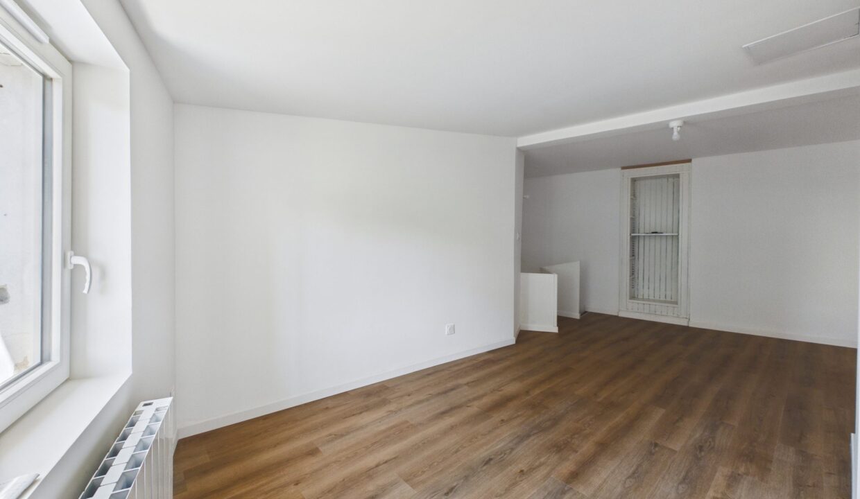 maison-mitoyenne-1-cote-3-pieces-fontenay-le-comte-85200-1775824434-VM963_14_original