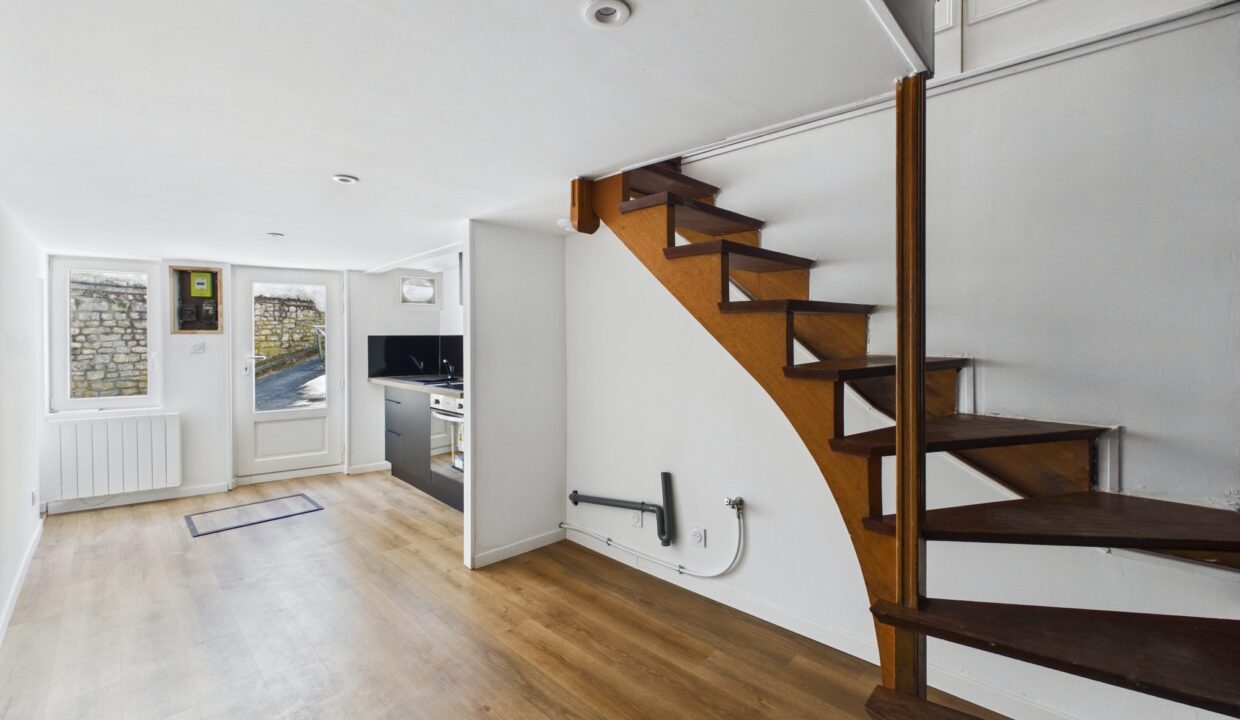 maison-mitoyenne-1-cote-3-pieces-fontenay-le-comte-85200-1775824434-VM963_3_original