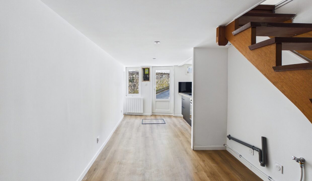 maison-mitoyenne-1-cote-3-pieces-fontenay-le-comte-85200-1775824434-VM963_5_original