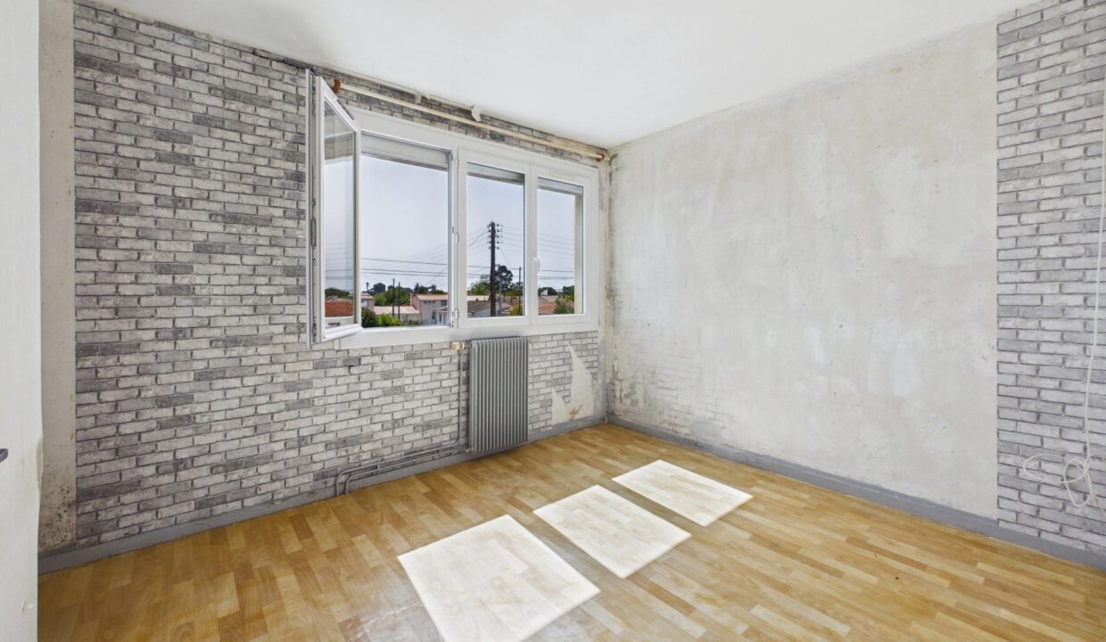 maison-mitoyenne-2-cotes-5-pieces-fontenay-le-comte-85200-1777369398-VM971_23_original