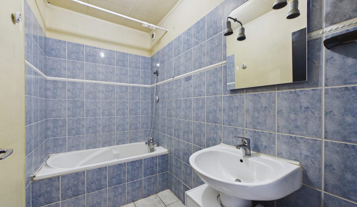 maison-mitoyenne-2-cotes-5-pieces-fontenay-le-comte-85200-1777369398-VM971_25_original