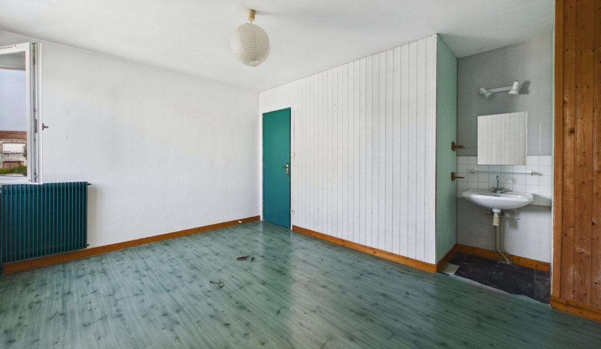 maison-mitoyenne-2-cotes-5-pieces-fontenay-le-comte-85200-1777369398-VM971_27_original