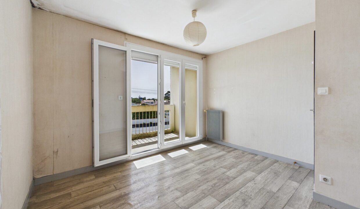 maison-mitoyenne-2-cotes-5-pieces-fontenay-le-comte-85200-1777369398-VM971_32_original