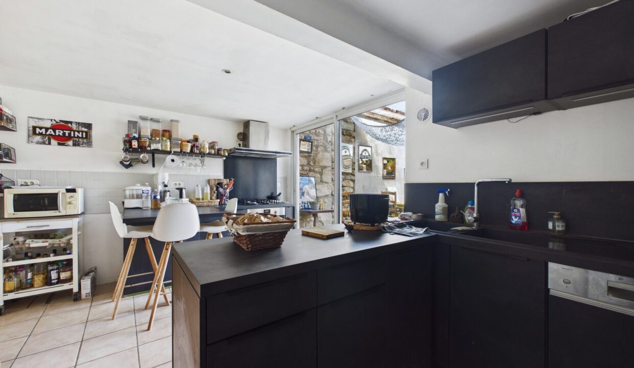 maison-mitoyenne-2-cotes-7-pieces-fontenay-le-comte-85200-1775635610-VM962_7_original