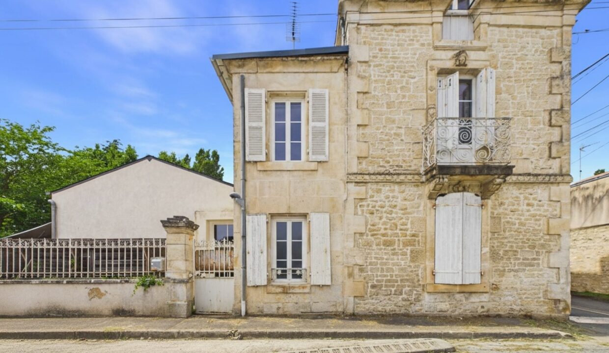 maison-bourgeoise-5-pieces-fontenay-le-comte-85200-1787942521-VM998_20_original
