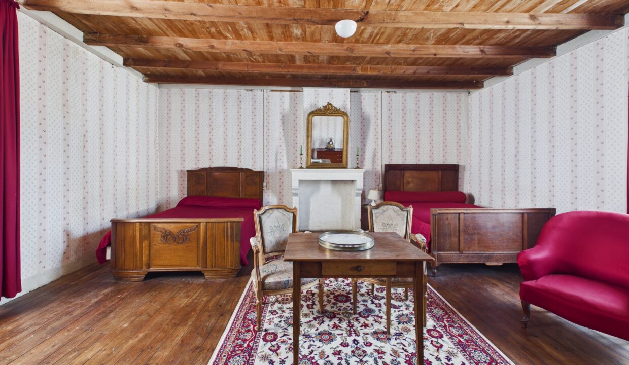 maison-ancienne-7-pieces-saint-pierre-le-vieux-85420-1788422318-VM1014_14_original