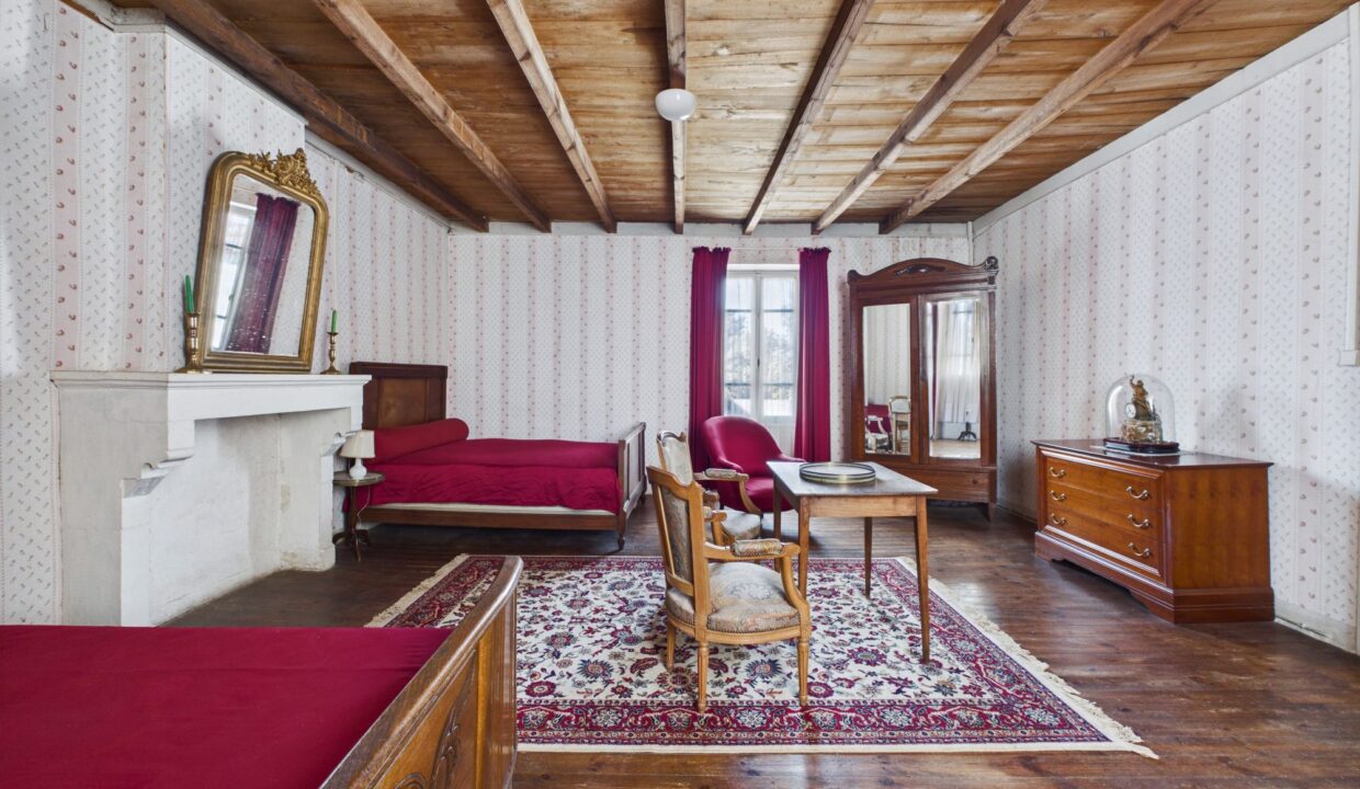 maison-ancienne-7-pieces-saint-pierre-le-vieux-85420-1788422318-VM1014_15_original