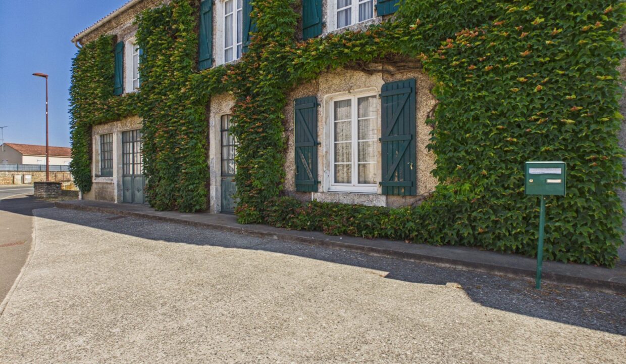 maison-ancienne-7-pieces-saint-pierre-le-vieux-85420-1788422318-VM1014_26_original