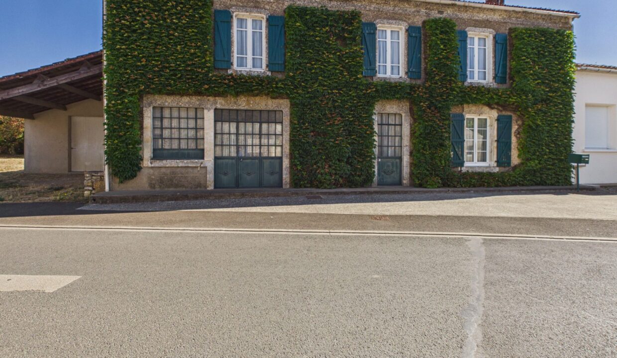 maison-ancienne-7-pieces-saint-pierre-le-vieux-85420-1788422318-VM1014_27_original
