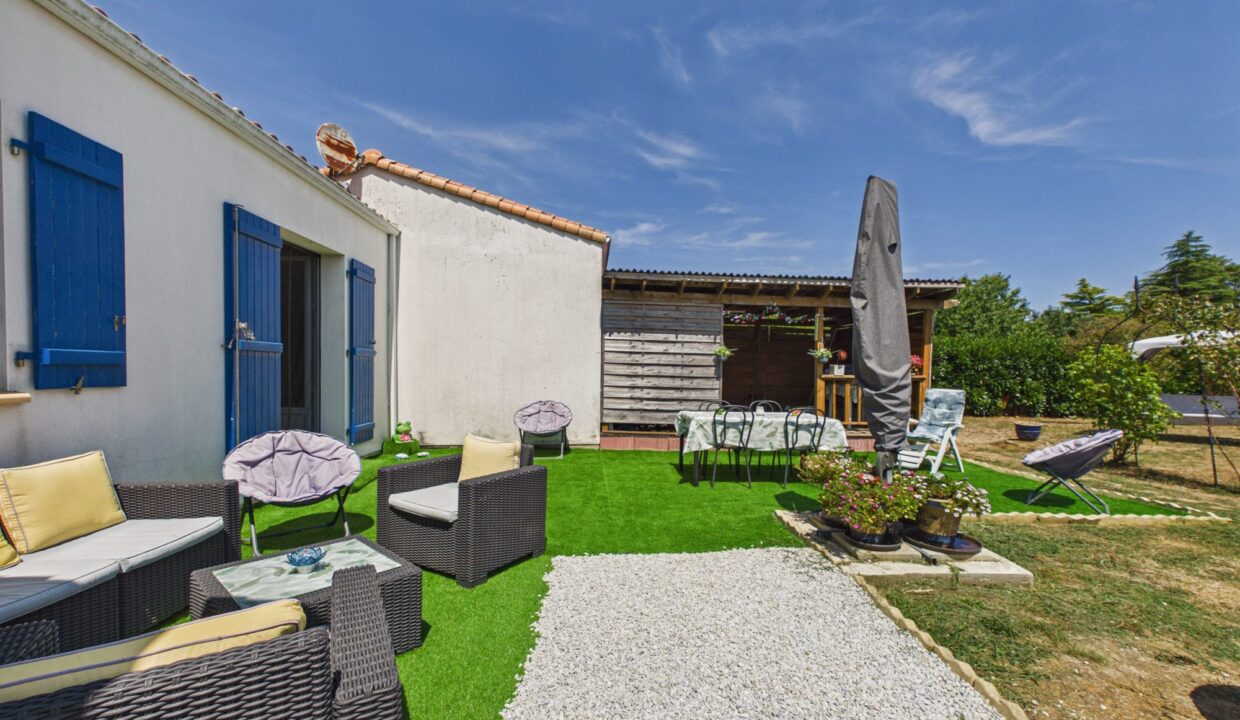maison-contemporaine-6-pieces-la-caillere-saint-hilaire-85410-1785225233-VM1029_32_original