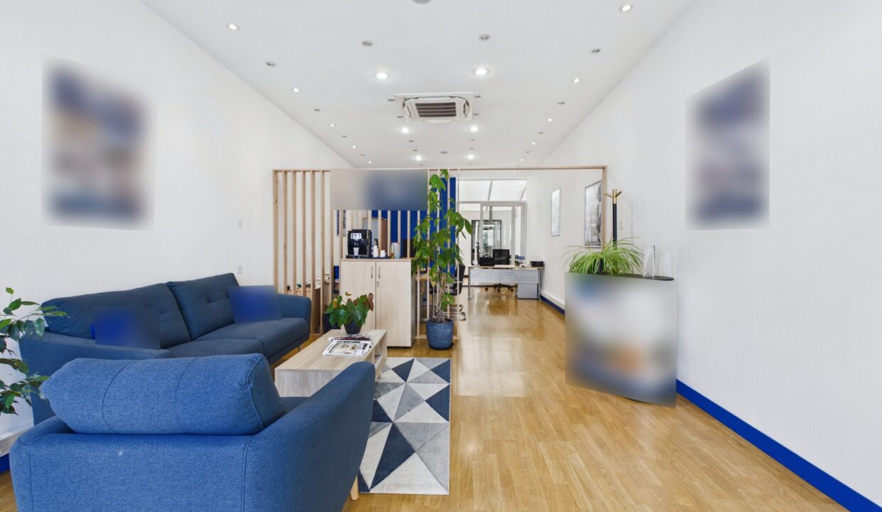 immobilier-pro-local-commercial-56-m2-fontenay-le-comte-85200-1784826328-VP088_1_original