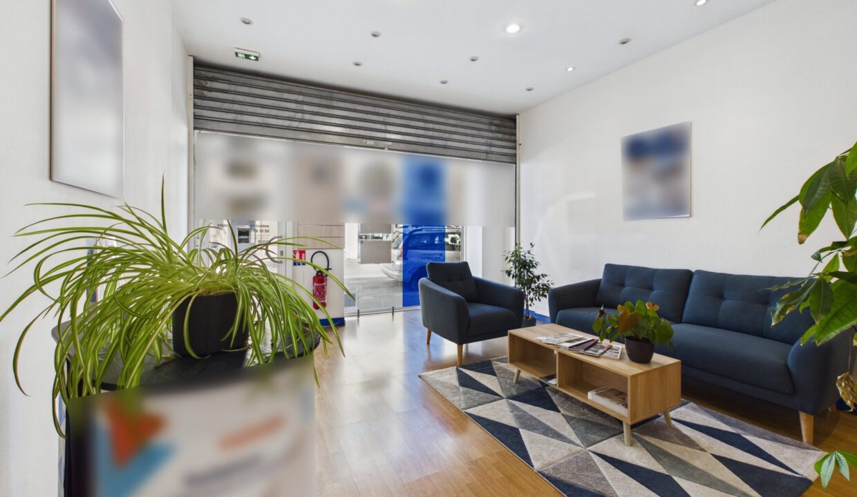 immobilier-pro-local-commercial-56-m2-fontenay-le-comte-85200-1784826328-VP088_2_original-1