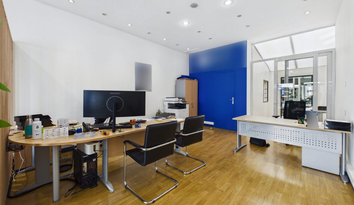 immobilier-pro-local-commercial-56-m2-fontenay-le-comte-85200-1784826328-VP088_5_original
