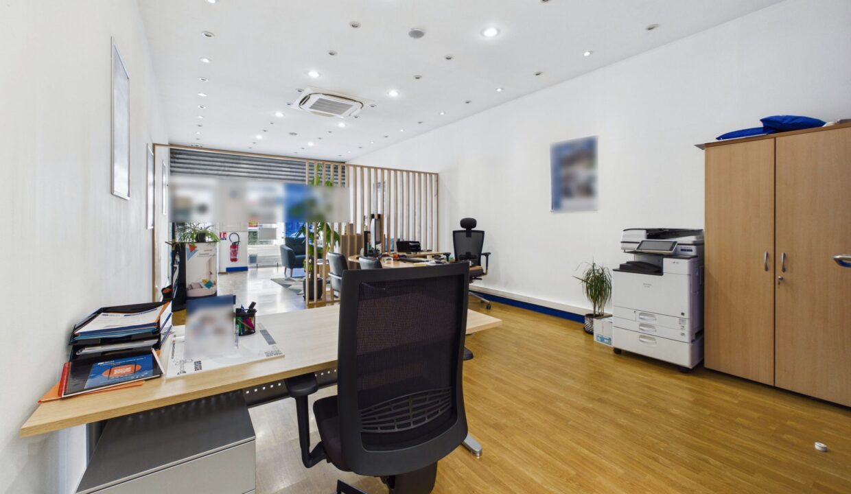 immobilier-pro-local-commercial-56-m2-fontenay-le-comte-85200-1784826328-VP088_6_original