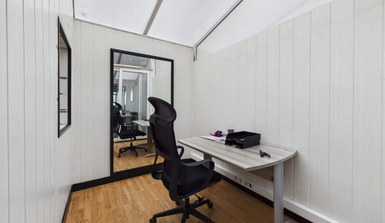 immobilier-pro-local-commercial-56-m2-fontenay-le-comte-85200-1784826328-VP088_7_original