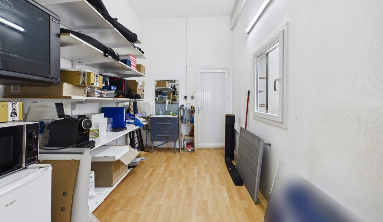 immobilier-pro-local-commercial-56-m2-fontenay-le-comte-85200-1784826328-VP088_8_original