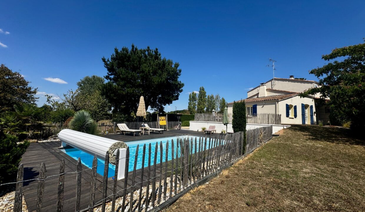 maison-individuelle-7-pieces-serigne-85200-1787941996-VM1047_36_original