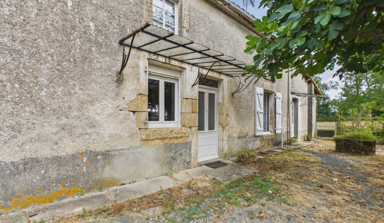 maison-ancienne-5-pieces-puy-de-serre-85240-1785772096-VM1069_35_original-1