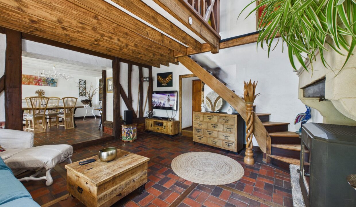 maison-ancienne-6-pieces-saint-hilaire-de-voust-85120-1788360708-VM1072_18_original