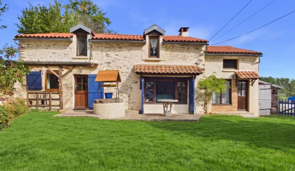 maison-ancienne-6-pieces-saint-hilaire-de-voust-85120-1788360708-VM1072_22_original