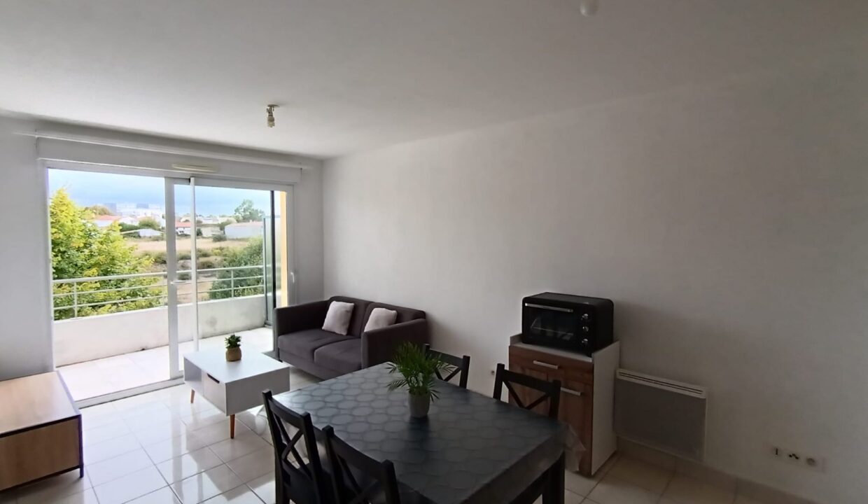 appartement-t2-2-pieces-fontenay-le-comte-85200-1788527652-LA1938_9_original