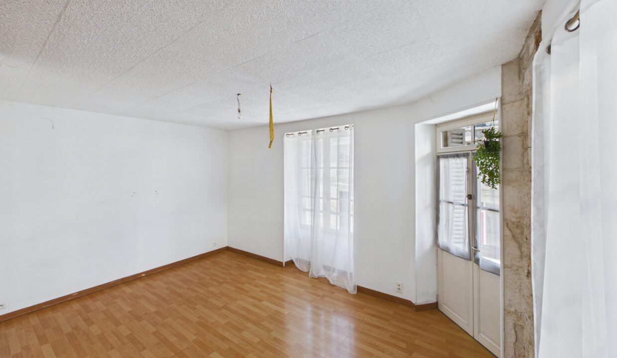 immeuble-120-m2-fontenay-le-comte-85200-1789202701-VI058_2_original