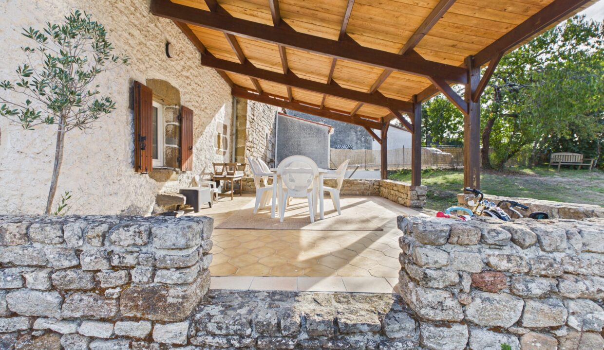 maison-ancienne-6-pieces-saint-cyr-des-gats-85410-1791280830-VM1084_13_original